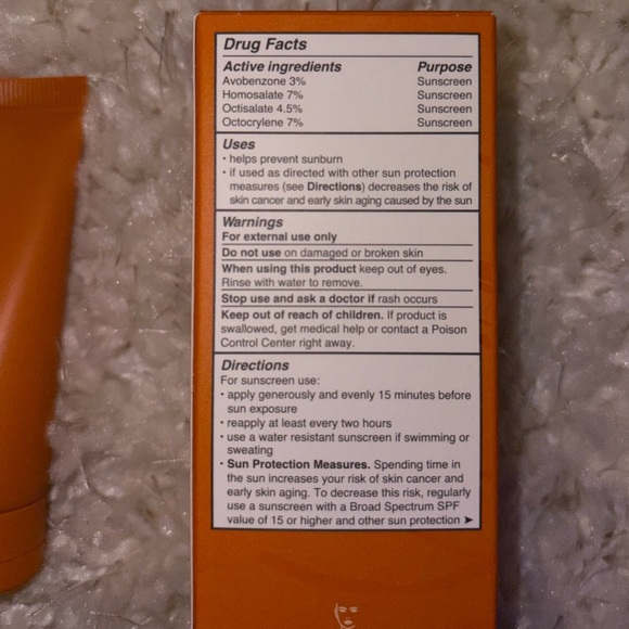 Origins ™️ ginzing Daily Moisture SPF 30 - Picture 2 of 3